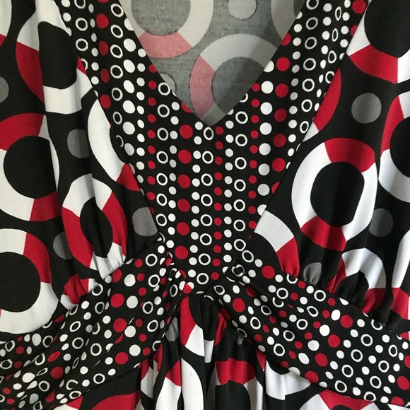 Dressbarn Top, Size M, Red/Blk/Wht - Picture 3 of 8